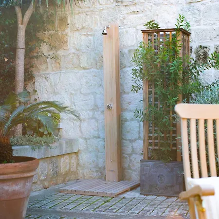 Garden House וילה וויס