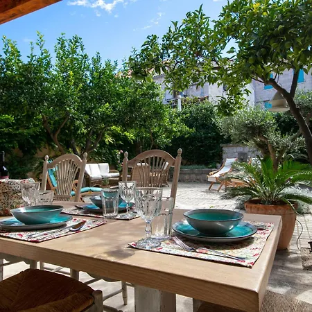 Garden House וילה