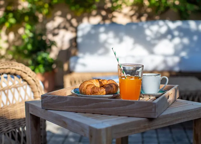 Garden House Villa *